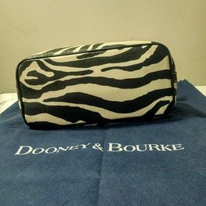 Dooney & Bourke Bags - Dooney & Bourke leather handbag Dooney & Bourke Bags - Dooney & Bourke leather handbag